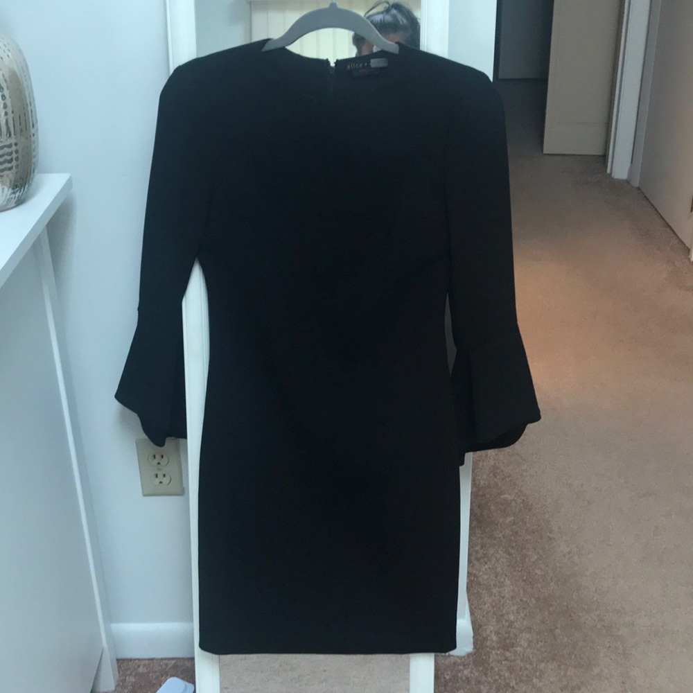 alice and olivia dora bell sleeve dress